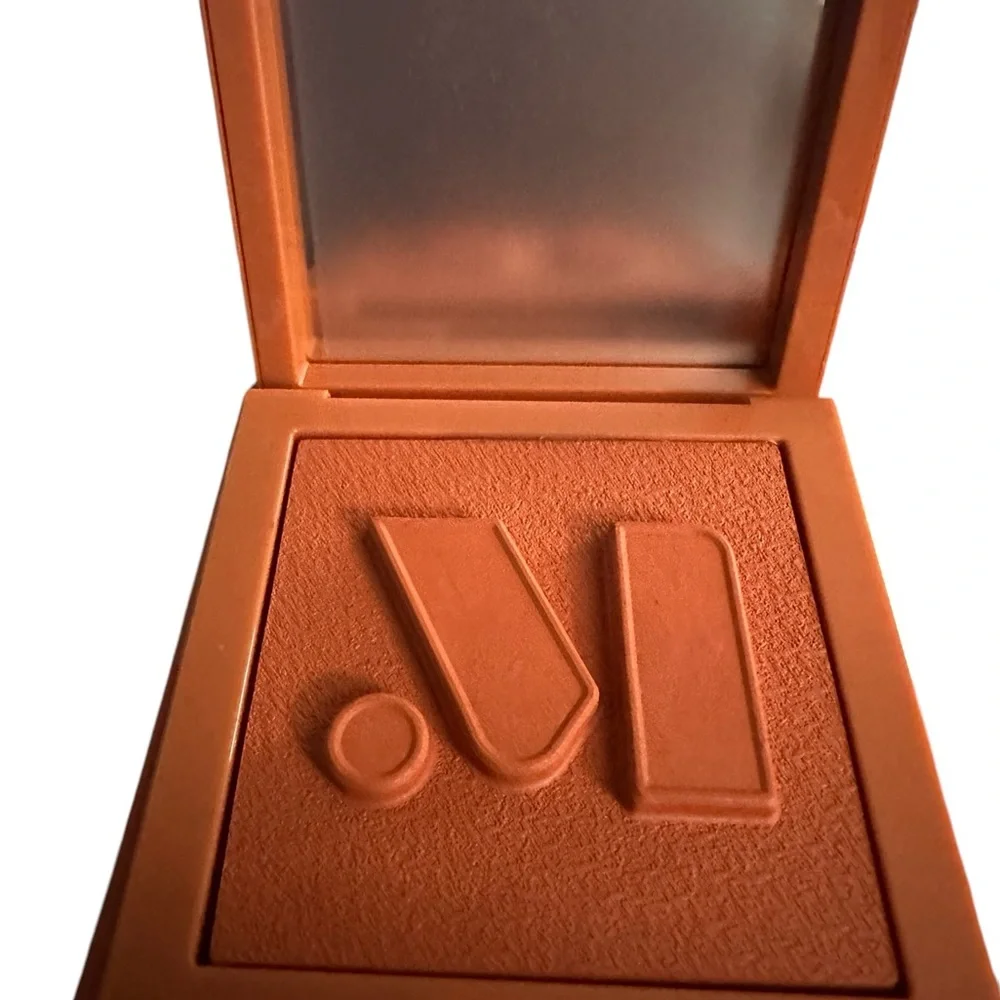 Maven🥳HOST PICK🥳 Bundle 3D Cheek Powder, Highlighter & Sue Velvet Lipstick NIB
